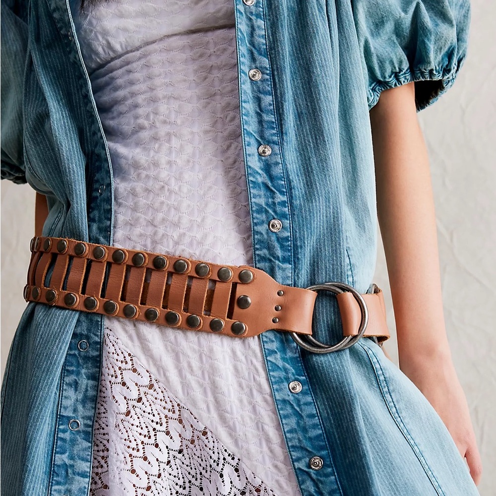 M/L We The Free Calgary Belt- 100% leather